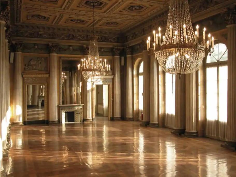 Apartment Center Of Milan Luaran gambar